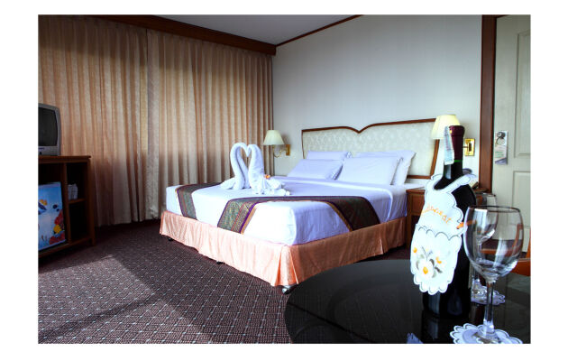 Wattana Park Hotel