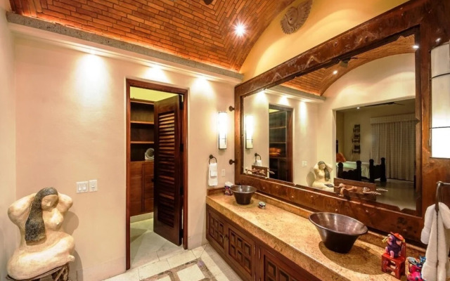 Sunny Vacation Villa 95