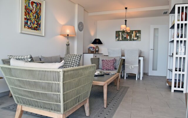 Apt with Sea View & Pool 5