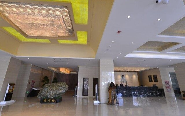 Huang He  International   Hotel