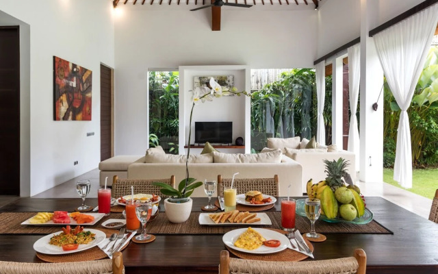 Villa Alice Dua by Villa Finder