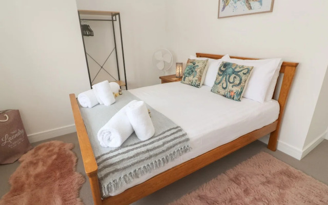 3 Praa Cove