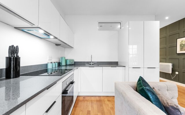 Stunning 1 Bed Apartment Near Heathrow London