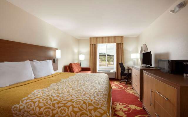 Days Inn & Suites by Wyndham Caldwell
