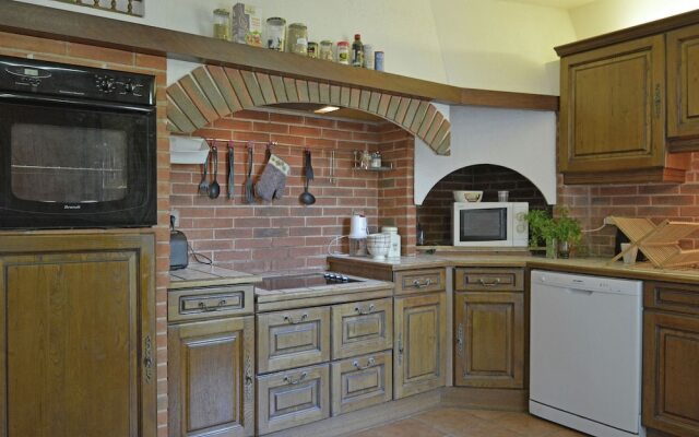 Spacious Holiday Home near River in Le Boulou