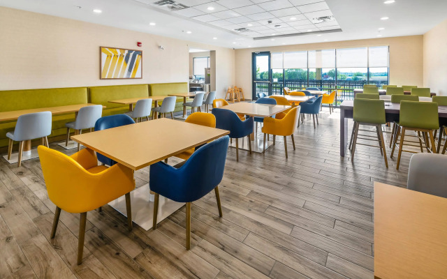 Comfort Inn & Suites