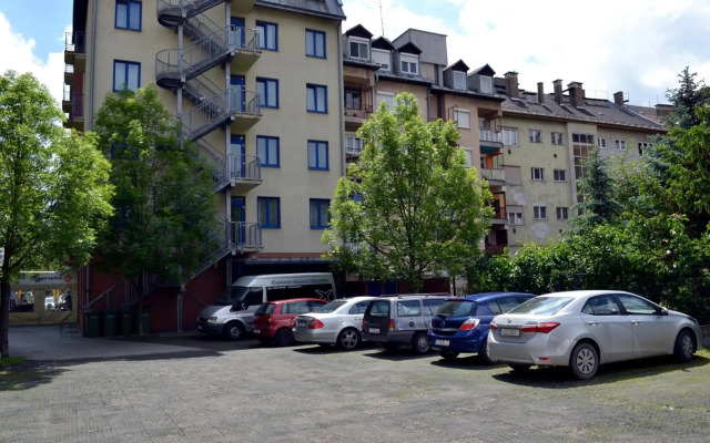 Hotel Veritas