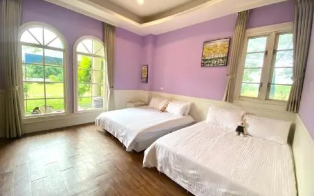 Isa Butterfly Kids BnB