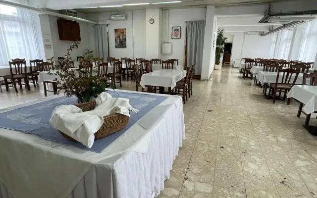 Hostel Arena