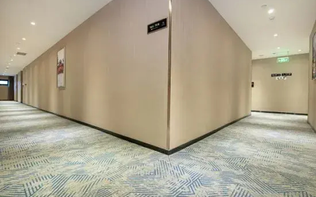 Qingfeng Bailu Hotel (Zhengzhou Erqi Wanda Plaza)