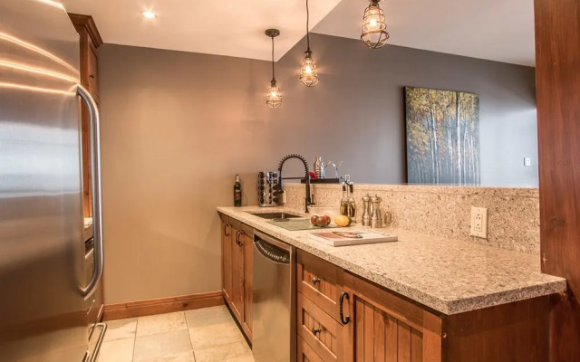 Altitude by Tremblant Sunstar