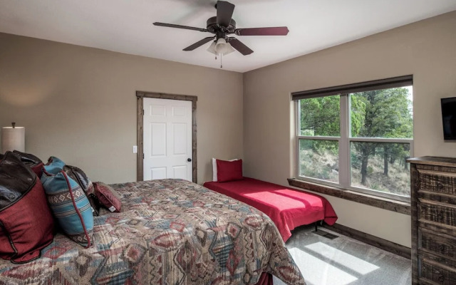 Grindstone Lake Lodge