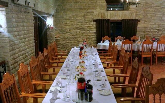 Üksik Rüütel Hotel