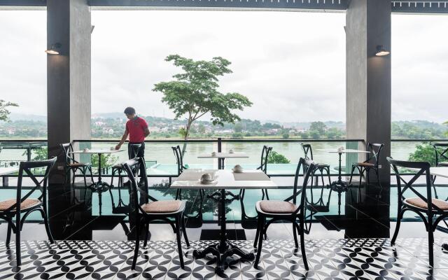 Chiangkhong Teak Garden Riverfront Onsen Hotel