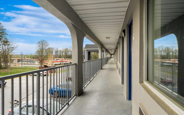 Econo Lodge Fredericksburg near I-95