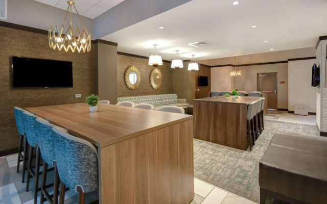 Embassy Suites by Hilton Jacksonville Baymeadows