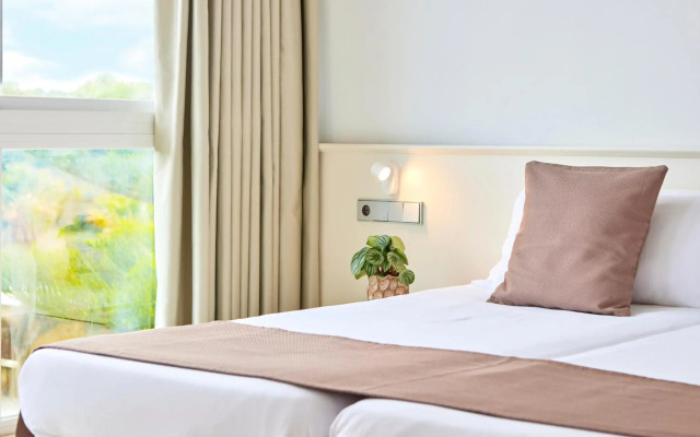Eix Alzinar Mar Aparthotel