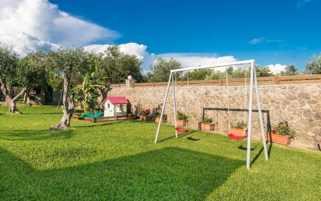 Villa Maxim with Private Pool & Tennis Court