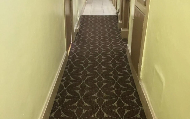 Admiral Hotel