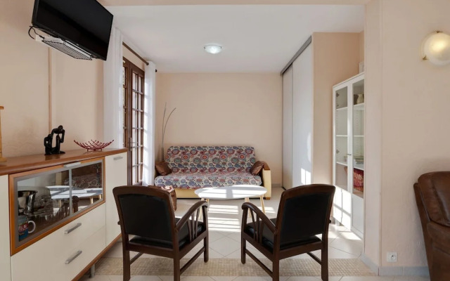 Charming Flat With Pool