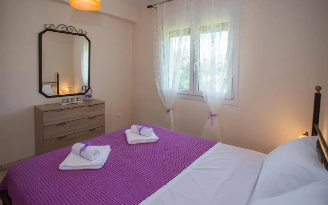 Mantos Apartment