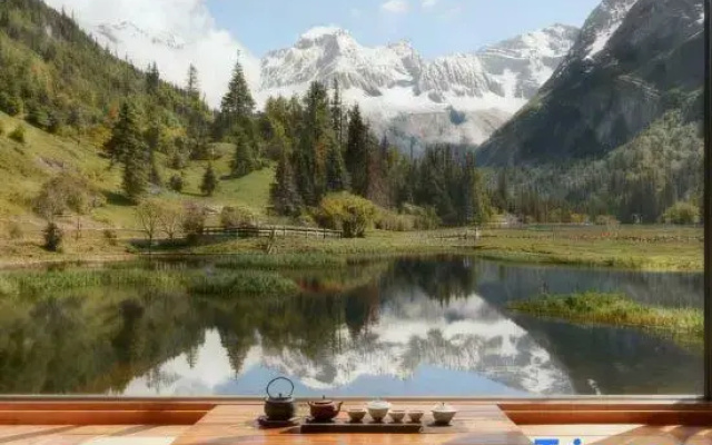 Lvxiang · Snow-Mountain View Meditate Hotel (Siguniang Mountain Branch)