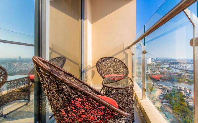 Gold View APT1/2bed/2bath/free pool and Gym