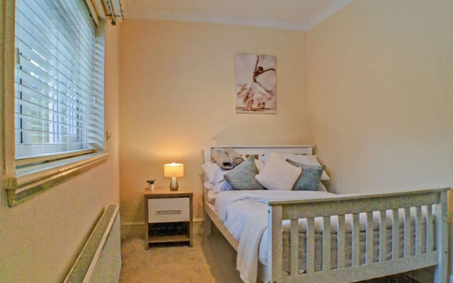 OYO Wayside Hotel