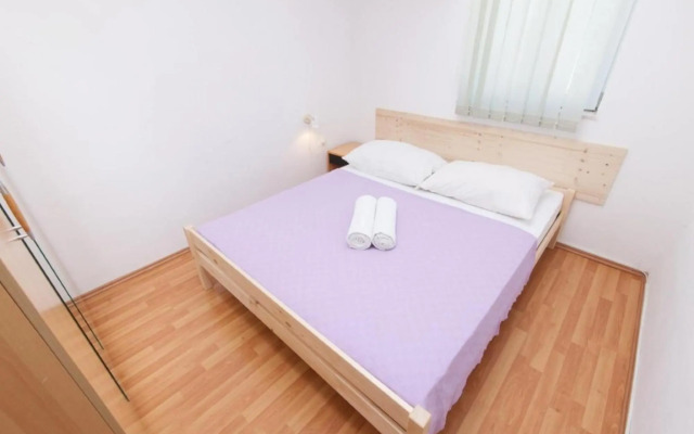 Vik - 250 m from beach - A2(3+2)