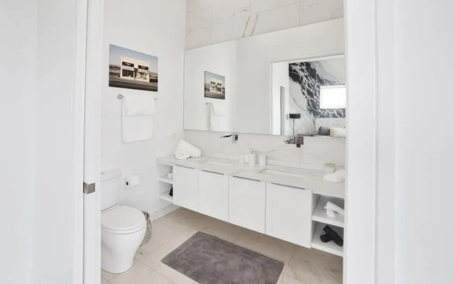 4-bedroom Penthouse w 2 Large Balconies Rooftop