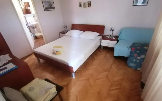 Apartment Marija2  - close to the center: A2 Jelsa, Island Hvar