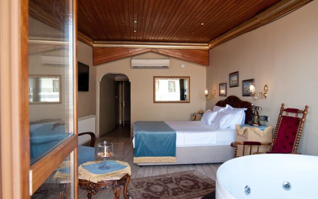 Blue Tuana Suite