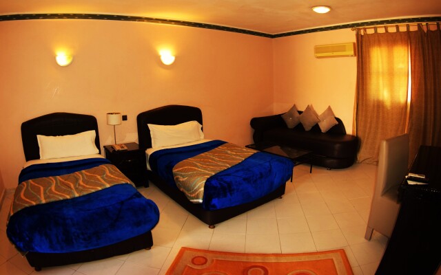 Palms Hotel Club
