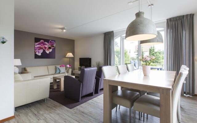 Luxurious Villa With Microwave, Within Green Surroundings