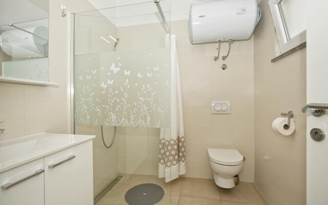 Amazing Home in Koromacno With Wifi and 2 Bedrooms