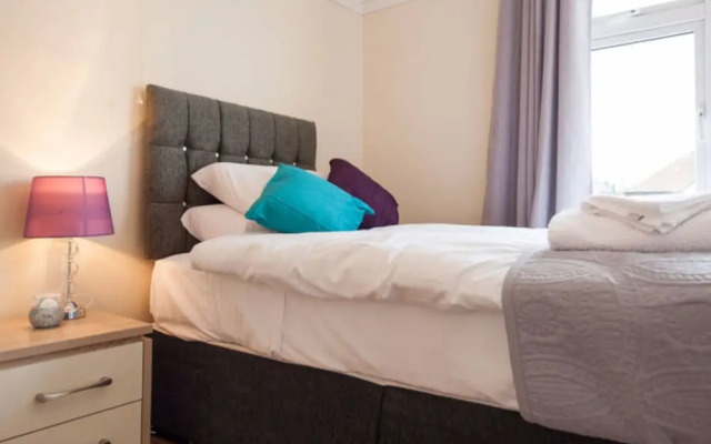 Holiday Home - Sleeps 7