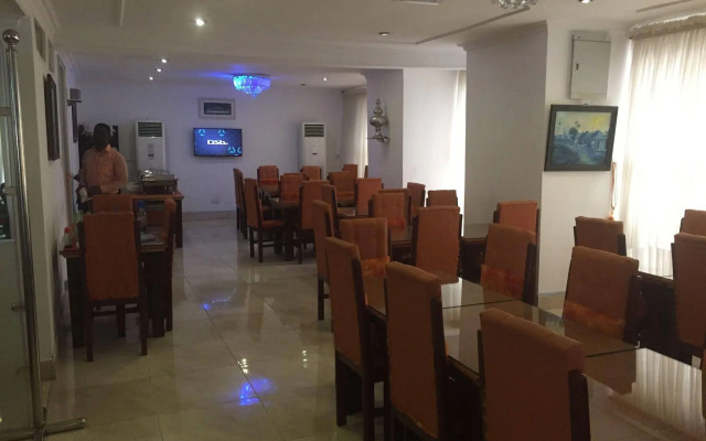 Springpark Yaad Hotel