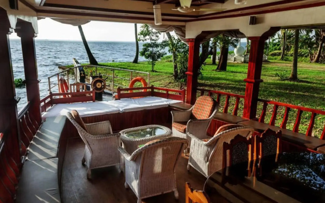 Aqua Jumbo Houseboat