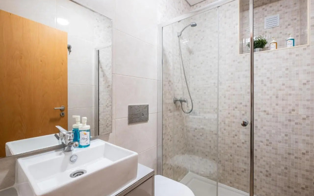 #073 Lovely GreenHouse Only 2min Beach, OldTown