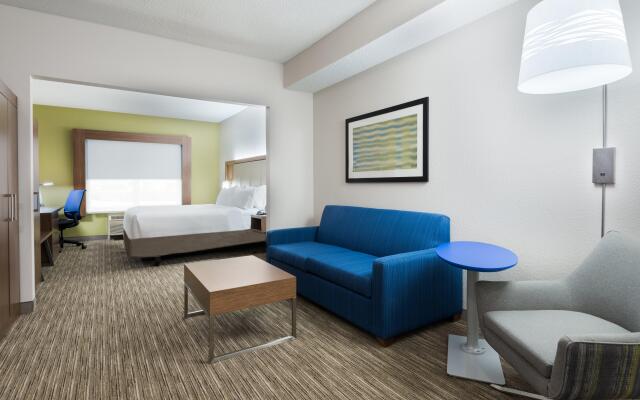 Holiday Inn Express & Suites Columbus Airport East, an IHG Hotel