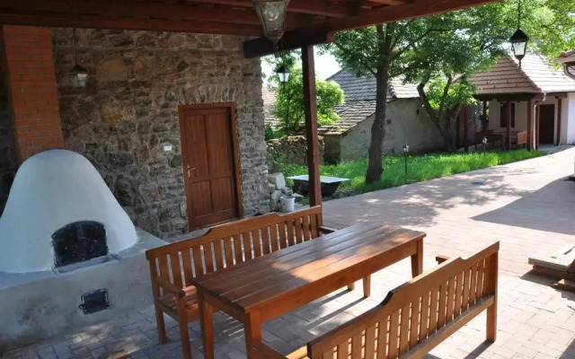 Vár-Kert Vendégház