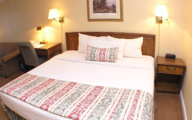 Senator Inn & Spa