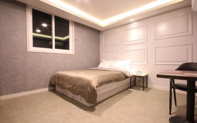 Gumi Wonpyeong-dong Hotel V2