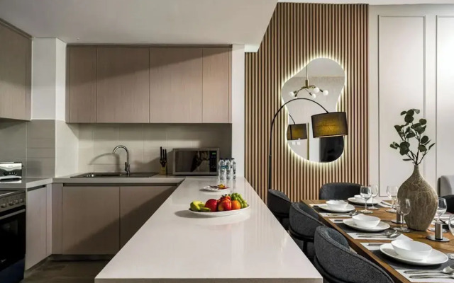 Luxe Ventures Waters Edge Haven