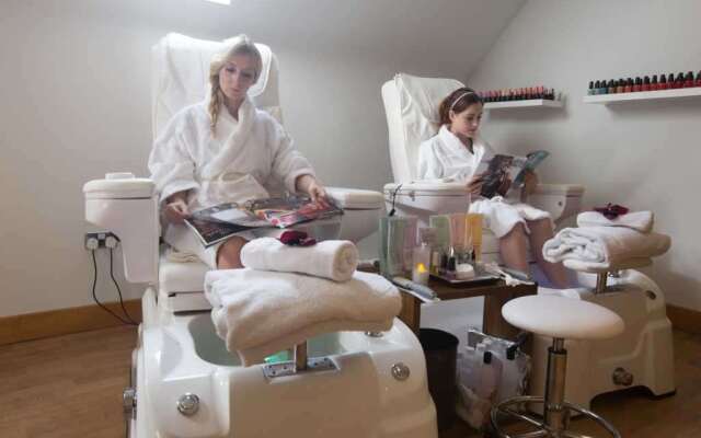 voco Lythe Hill Hotel & Spa by IHG