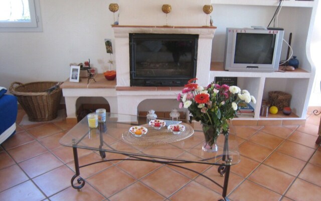 Gorgeous Villa in Bagnols-en-Foret with Swimming Pool