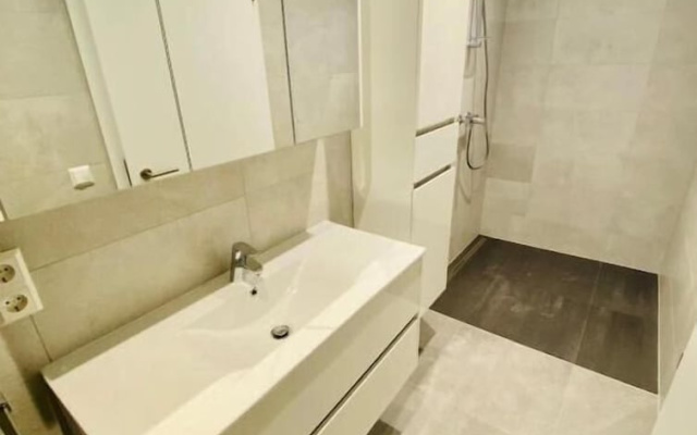 2 bedrooms with Terrace and Parking