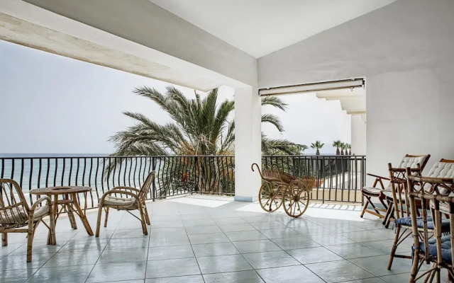 Seafront Terrace in Donnalucata by Wonderful Italy