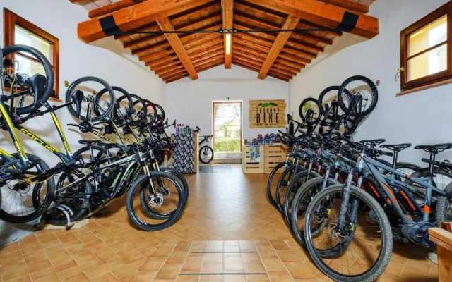Apartment With Balcony in Poggio All'agnello