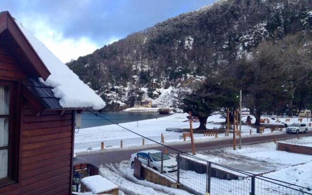 Cabaña frente al lago